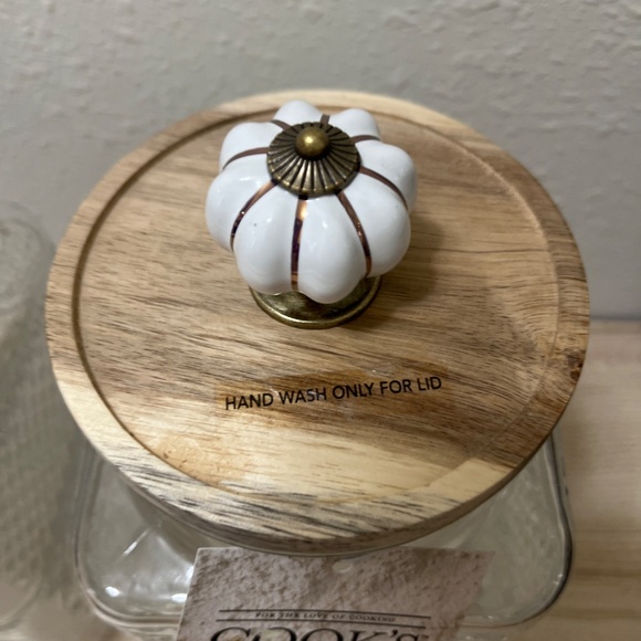 Glass Jars with Acacia lids - Picture 6 of 13